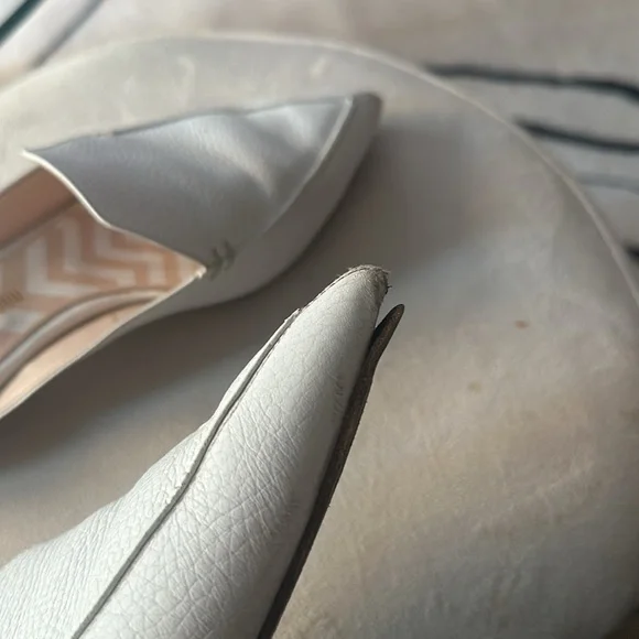 Nicholas Kirkwood Beya white pebbled backless flats - Picture 4 of 5